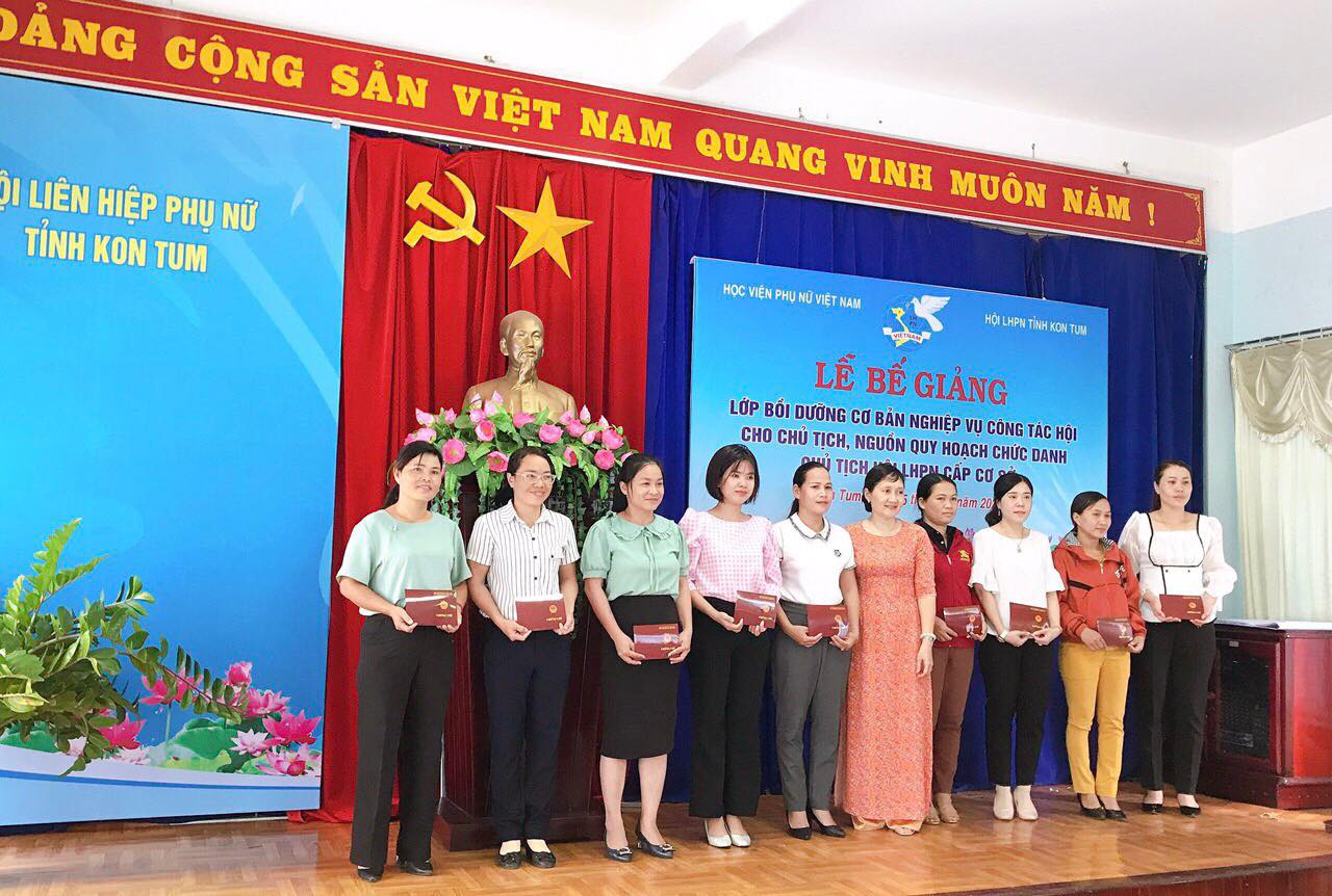 Bế giảng lớp “Bồi dưỡng nghiệp vụ công tác Hội" tại tỉnh Kon Tum