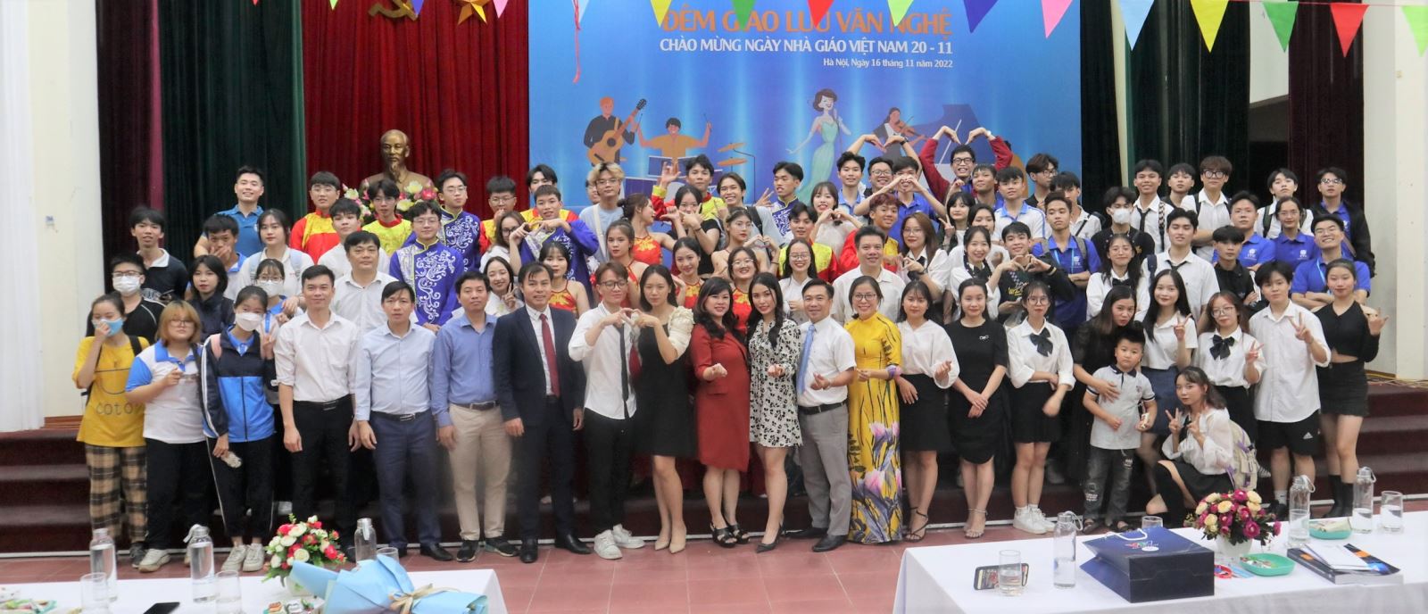 Viện Công nghệ thông tin tổ chức giao lưu âm nhạc chào mừng ngày Nhà giáo Việt Nam