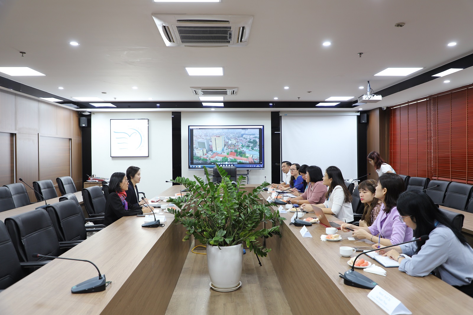 Học viện Phụ nữ Việt Nam làm việc với Trung tâm phát triển Giáo dục EDC (VP vùng tại Thái Lan)