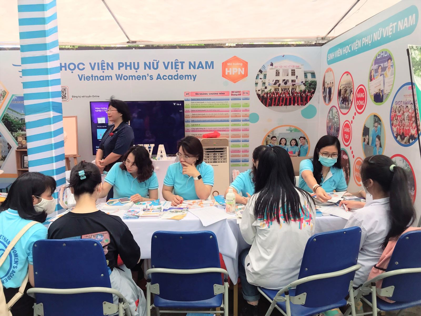 Giám đốc Học viện Phụ nữ Việt Nam dự báo điểm trúng tuyển | Học viện Phụ nữ Việt Nam